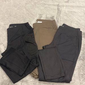 Bundle of 3 Carhartt utility leggings. Size small